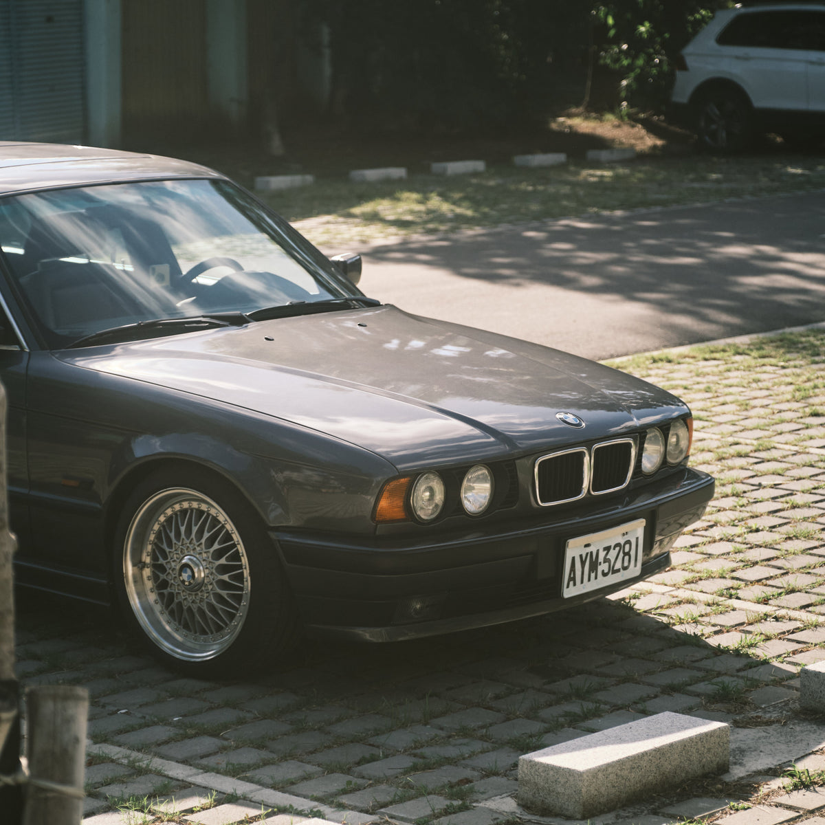 E34