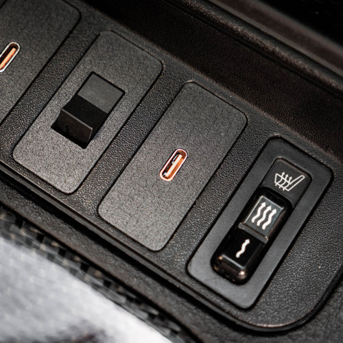 BMW E36 USB A and USB C charging module