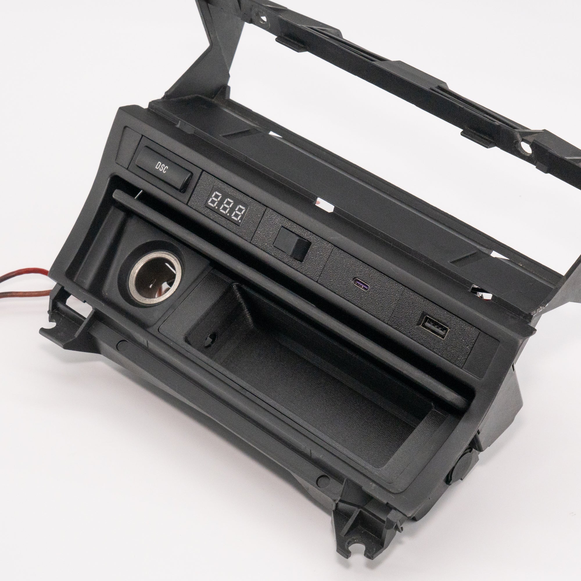 BMW E46 煙灰缸 USB 充電器與收納盒 V3