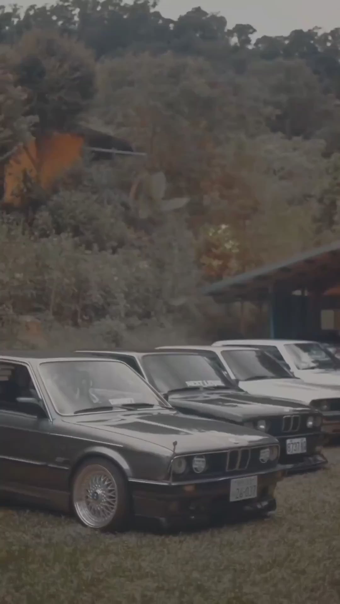 BMW E30 後排杯架